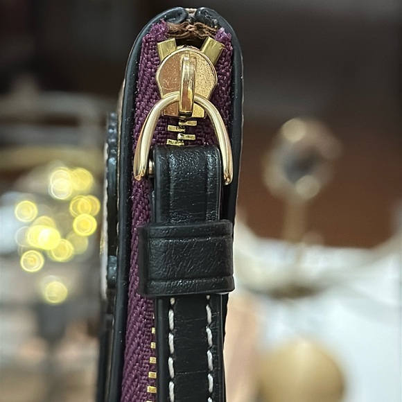 Disney X Coach Corner Zip Wristlet w/Disney Villains Bad Girls Club Patches, NWT - Picture 10 of 16